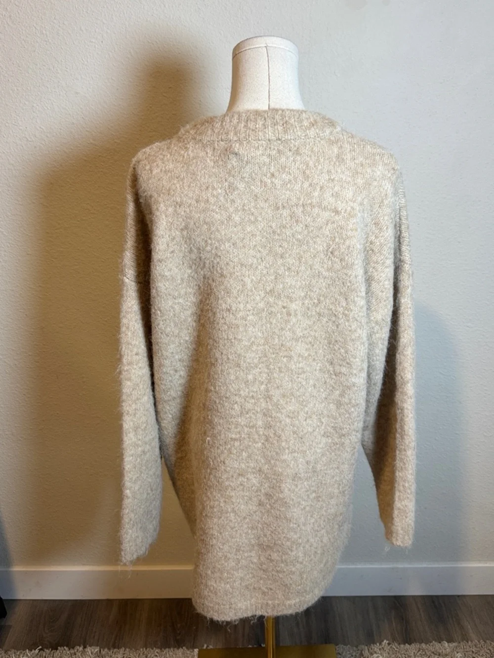 Topshop Beige Crewneck Long Textured Sweater size Small (4-6)